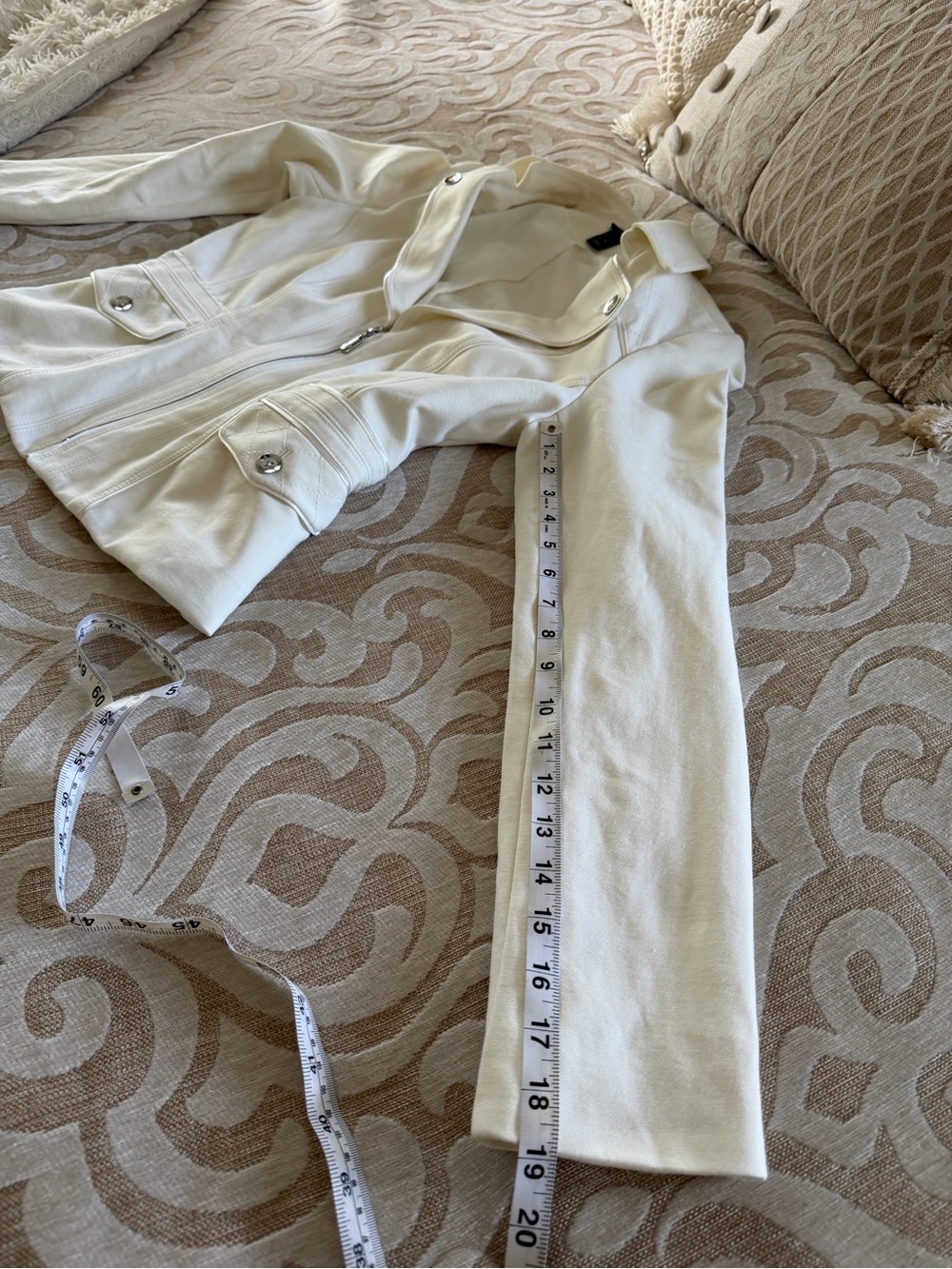 White House Black Market Ivory Quilted Ponte Moto Jacket Size 8 - Picture 12 of 14